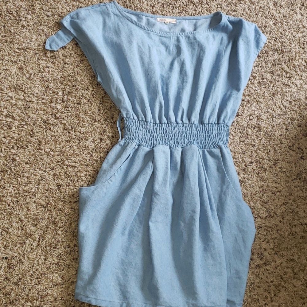 Dress. medium